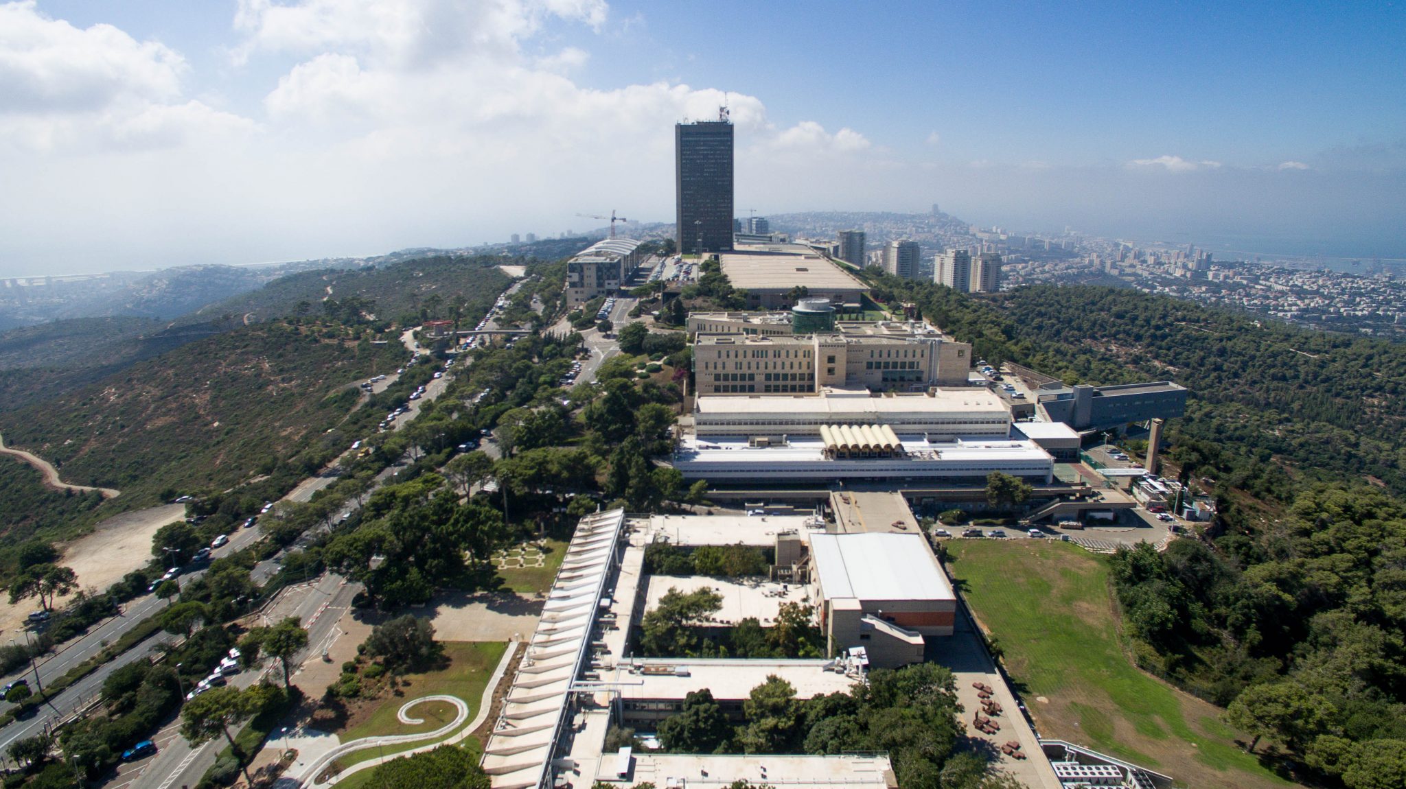 סטודנטית באוניברסיטת חיפה הושפלה כשביקשה ספר של נתניהו: "מצידי תשרפי אותו"