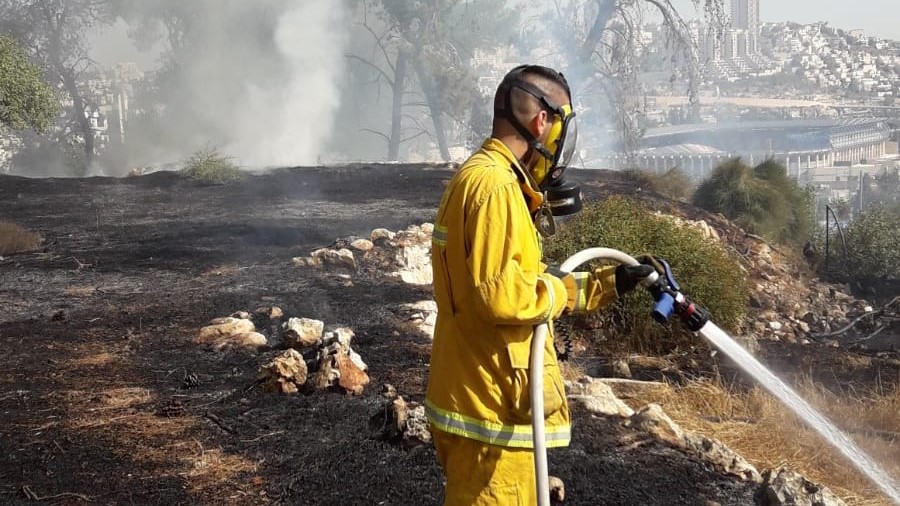 צילום: דוברות כב''ה י-ם שריפת חורש פרצה סמוך לגילה בירושלים – כוחות כיבוי הוזעקו למקום