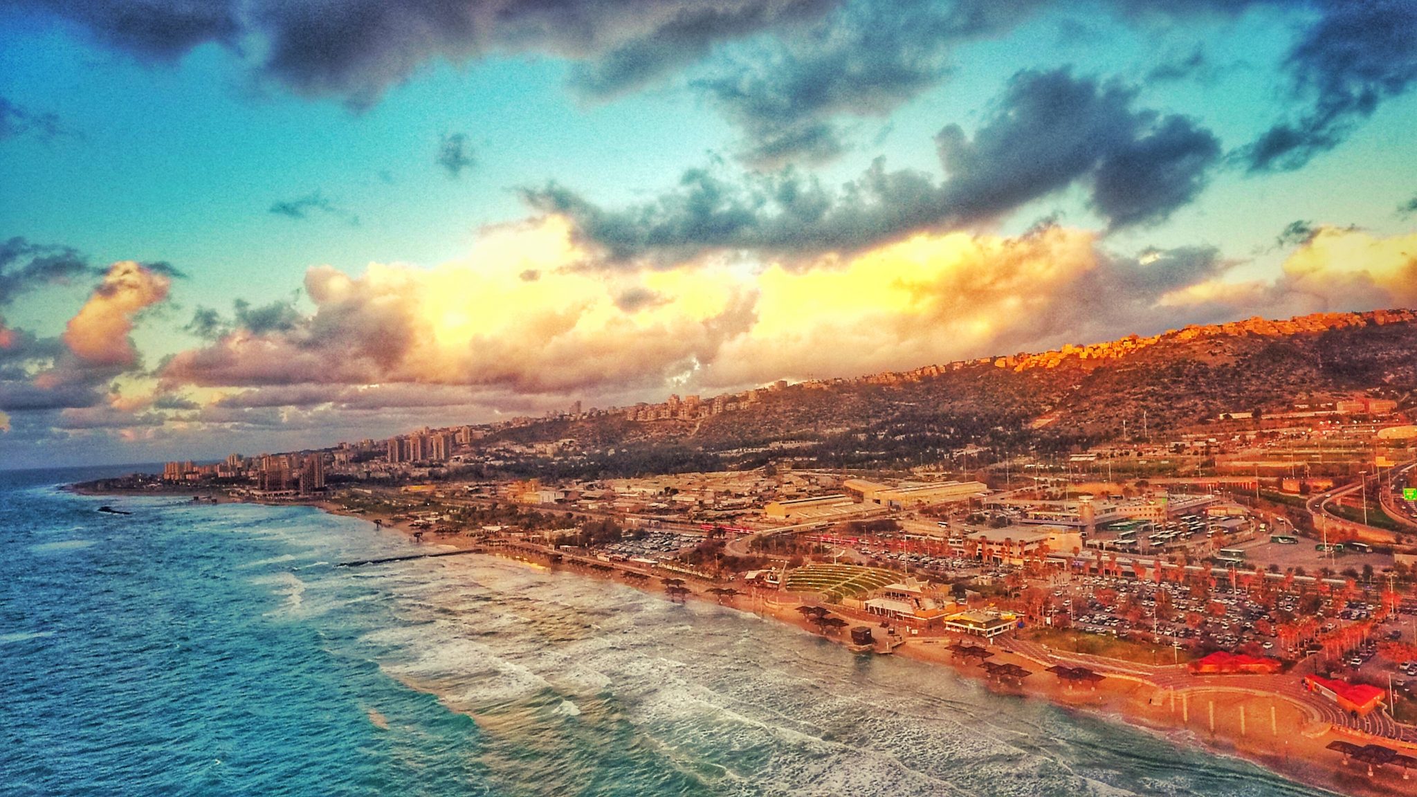 צילום: דוברות עיריית חיפה עונת הרחצה בחיפה הוארכה בחודש