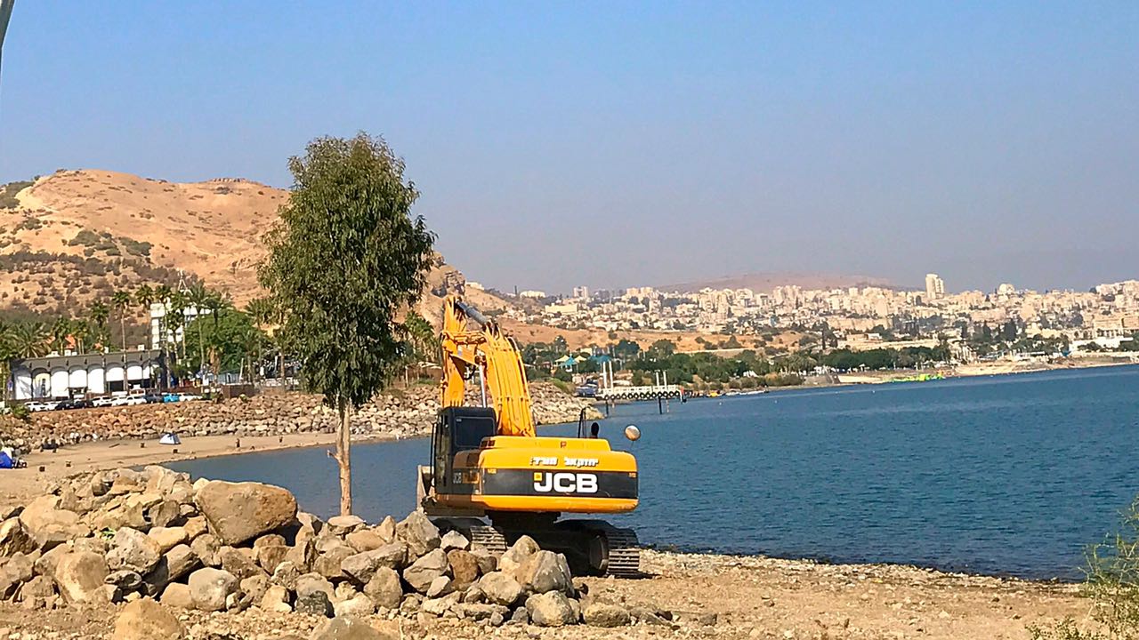 צילום: דוברות עיריית טבריה עיריית טבריה מכשירה ומרחיבה את רצועת החוף הדרומי כחוף ציבורי מוכרז שיכלול שירותי הצלה