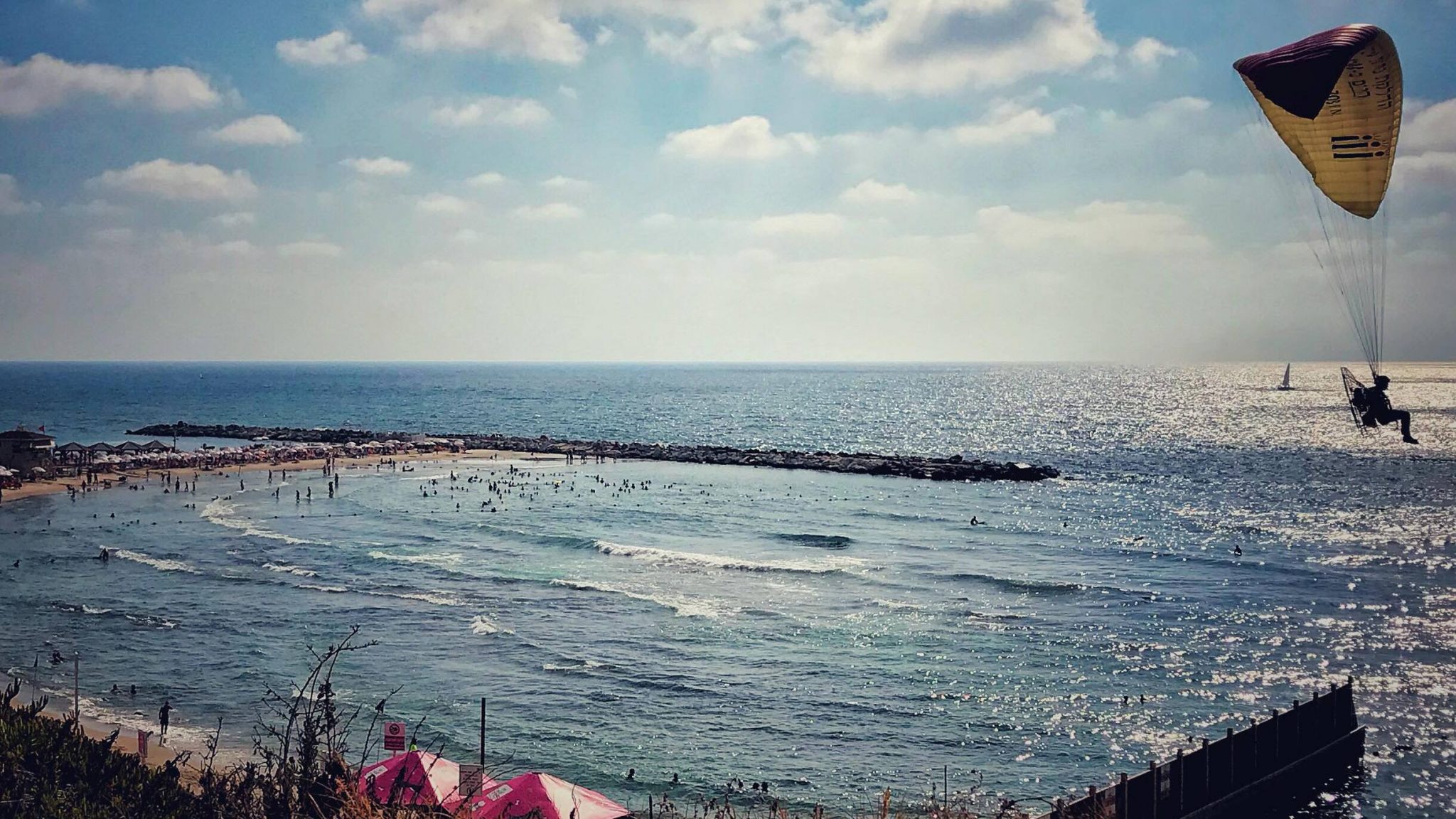 צילום: דודו פדידה משרד הבריאות: הוסרה אזהרת רחצה מחופי מחוז תל אביב