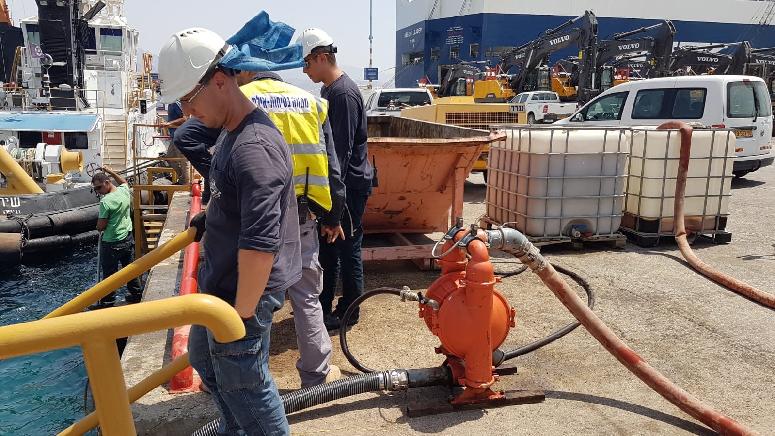 צילום: עוז גורן, המשרד להגנת הסביבה 200 ליטר סולר דלפו מגוררת אוניות בנמל אילת