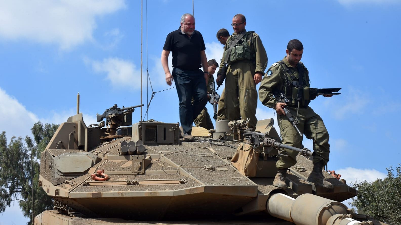 צילום: אריאל חרמוני, משרד הבטחון ליברמן בתרגיל ברמת הגולן: "חיל השריון היה ויהיה כוח המחץ העיקרי של צה"ל בכל תמרון קרקעי"