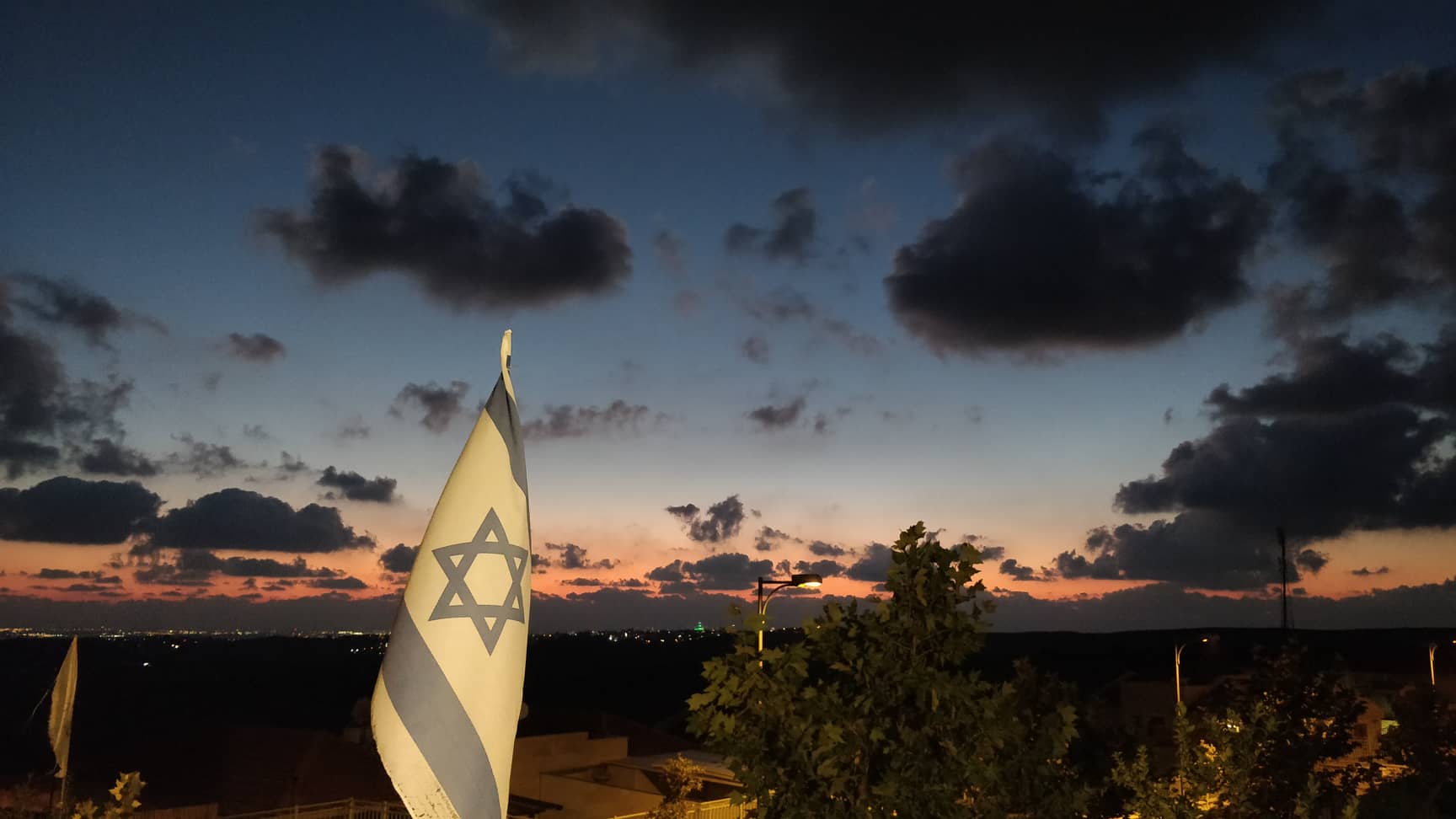 צילום: מתן פטיטו ערב טוב ישראל עם השקיעה המדהימה ביישוב ניל