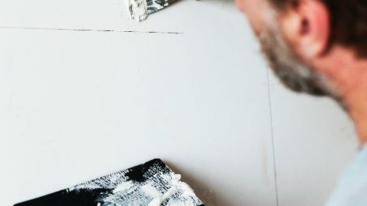 צילום: unsplash צובעים את הדירה? שלא יעבדו עליכם!