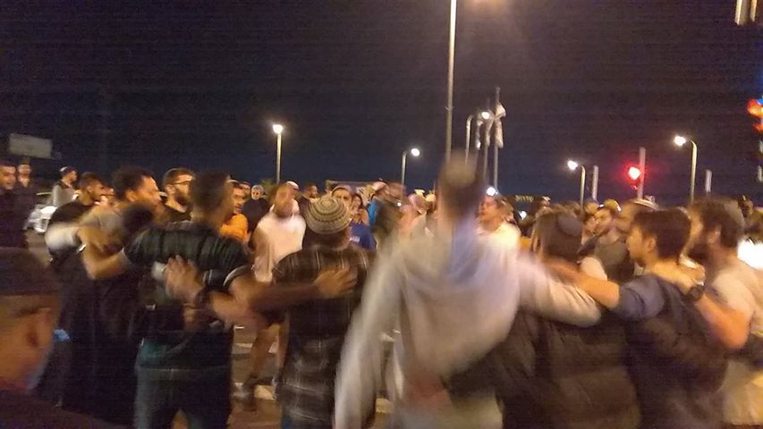 צילום: עדן משה תושבי עוטף ישראל מפגינים בתל אביב: "דמנו לא הפקר"