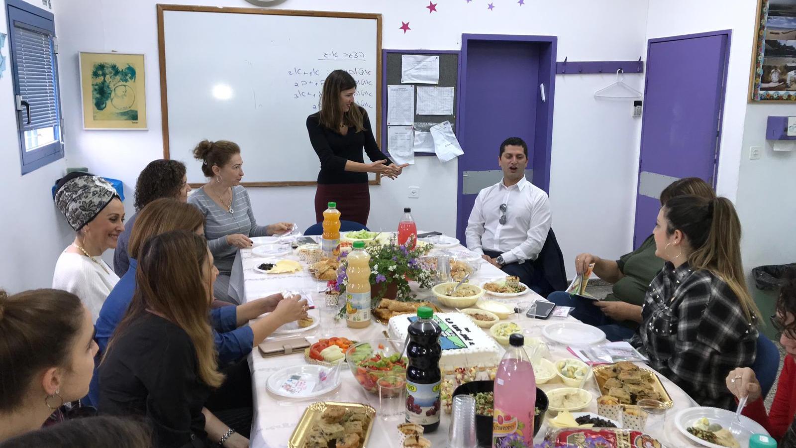 צילום: רונן פז נשר ציינה את יום המורה