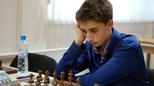 צילום: באדיבות chessdom/com אלוף העולם בשחמט מהיר: יהודי בן 22