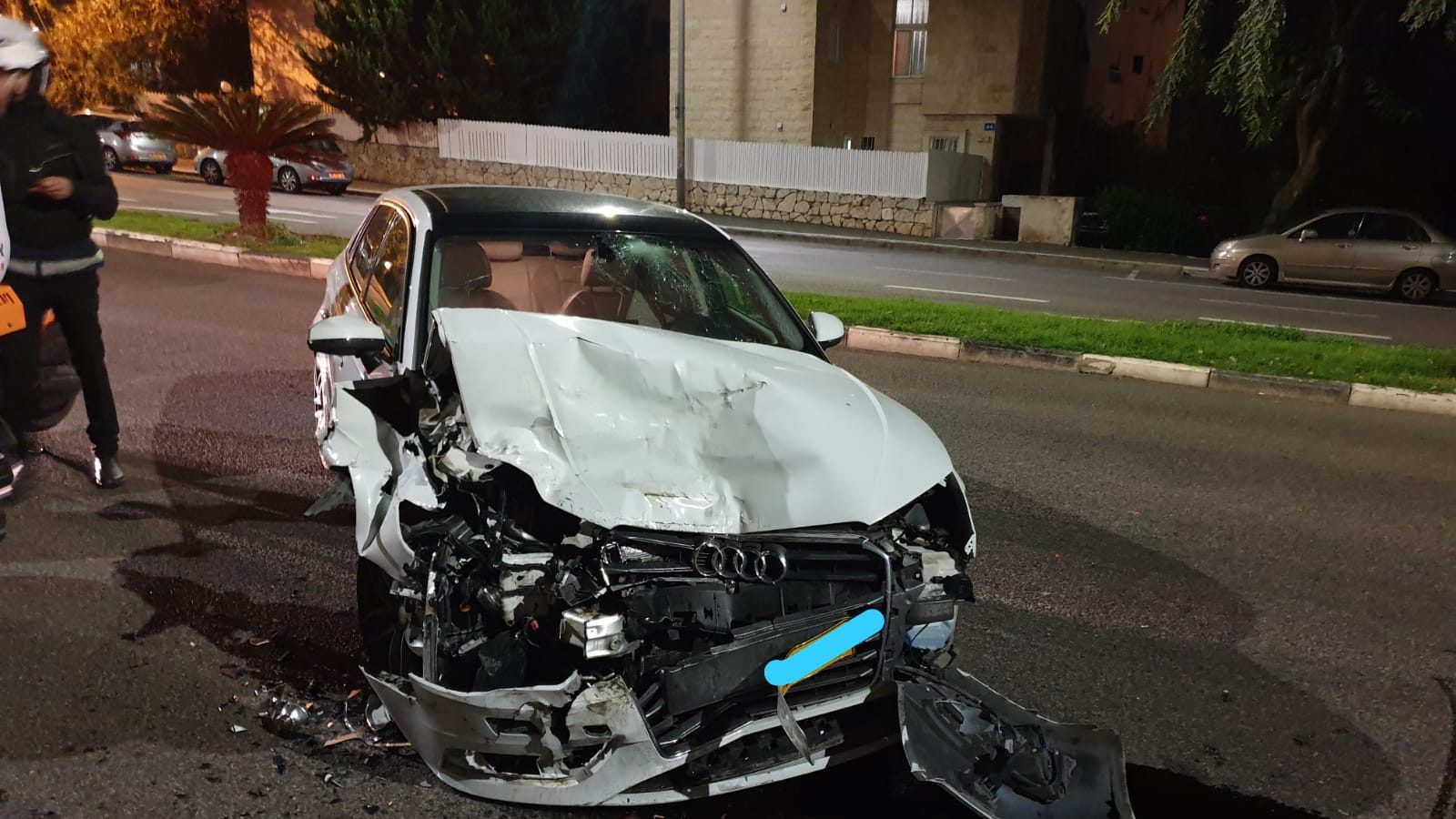 צילום: איחוד הצלה כרמל נהג רכב פרטי נפצע באורח בינוני לאחר שפגע ברכב ובמשאית חונים