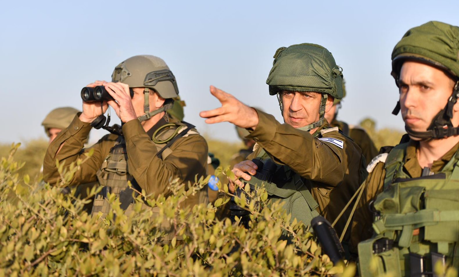 צילום: דובר צה הרמטכ"ל אביב כוכבי סייר בגבול הרצועה וקיים הערכת מצב עם מפקדי הפיקוד