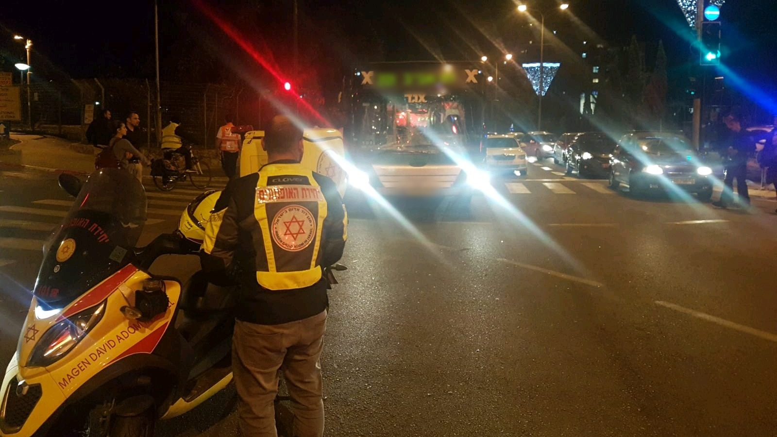 צילום: דוברות מד רוכב אופניים חשמליים נפגע מאוטובוס ברחובות – מצבו בינוני