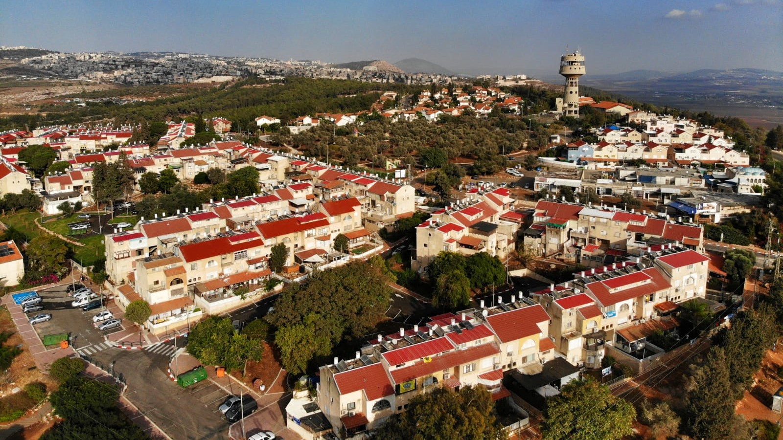 צילום: דוברות עיריית מגדל העמק "פרויקט גגות האסבסט במגדל העמק, הוא מתנה גדולה לבריאותם של התושבים"