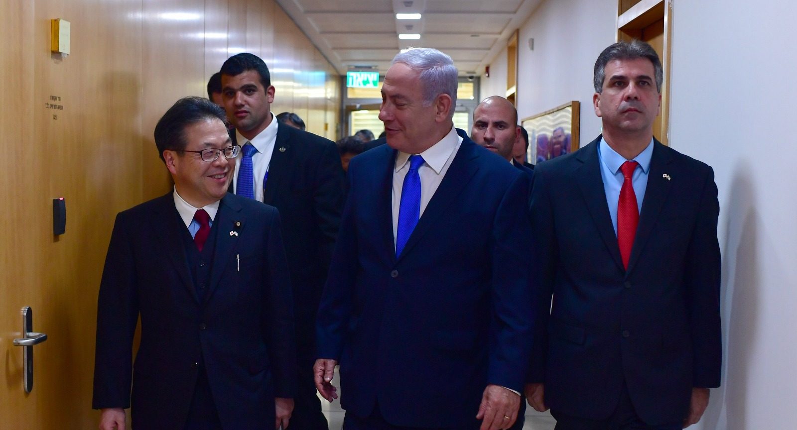 צילום: קובי גדעון, לע נתניהו נפגש עם שר הכלכלה של יפן: "גידול אדיר בהיקף ההשקעות של יפן בישראל – רוצים לראות יותר"