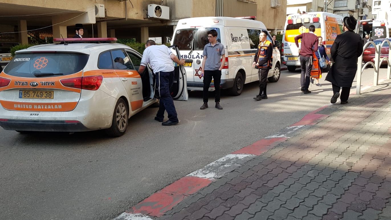 צילום: דוברות איחוד הצלה בת 5 נפגעה מרכב הסעות בבני ברק – מצבה בינוני