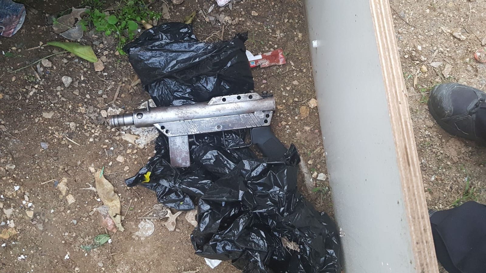 צילום: דוברות המשטרה המשטרה תפסה נשק מוסלק, מחסניות ותחמושת באום אל פחם