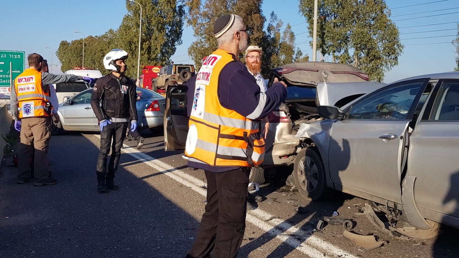 צילום: דוברות איחוד הצלה עשרה פצועים קל בתאונה בין חמישה כלי רכב סמוך לחצור הגלילית