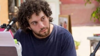 מורה לפסנתר נעצר בחשד שביצע עבירות מין בתלמידיו: המשטרה קוראת לנפגעים נוספים להתלונן