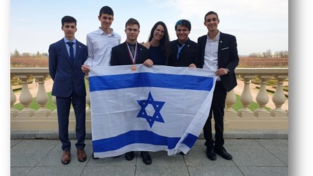 צילום: מרכז מדעני העתיד מדליית ארד לישראל באולימפיאדה הבינלאומית היוקרתית לכימיה