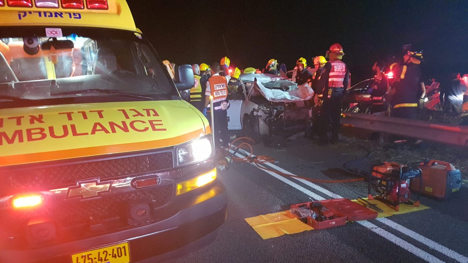 צילום: דוברות איחוד הצלה בן 60 נפצע קשה לאחר שפגע עם רכבו בשני סוסים שדהרו בכביש סמוך לגן יבנה