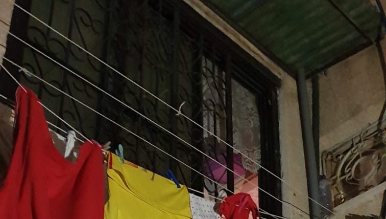 צילום: כב שריפה פרצה בבניין בחולון – שלושה ילדים קפצו ממסתור הכביסה ונפצעו קל