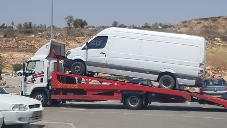 צילום: דוברות המשטרה ערבי נתפס נוהג בפסילה על רכב כבד בחריגה של 63% מהמותר בחוק