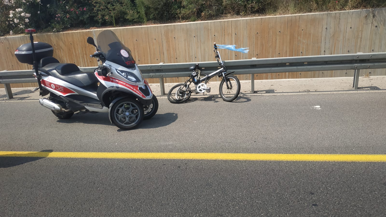 צילום: תיעוד מבצעי מד רוכב אופניים חשמליים נהרג בתאונה קטלנית סמוך למחלף גת רימון