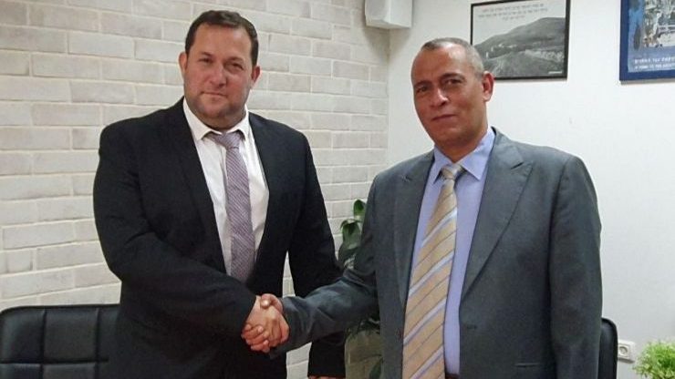 צילום: רועי חדי המנהיגים הערבים שיצאו לוועידה בבחריין הגיעו קודם לוועידה עם ראש מועצת שומרון: "דואגים לעתיד הילדים"