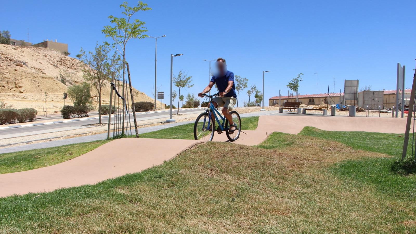 צילום: אבי לין, מערך הסברה בקק מפריחים את השממה: קק"ל חונכת פארק אופניים חדש במצפה רמון
