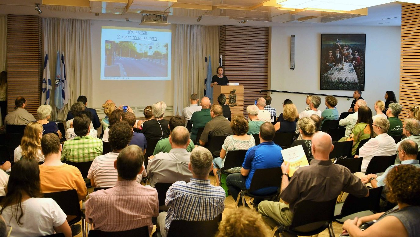 צילום: ראובן כהן – דוברות עיריית חיפה עיריית חיפה תקדם מגוון פתרונות להתמודדות עם חזירי בר