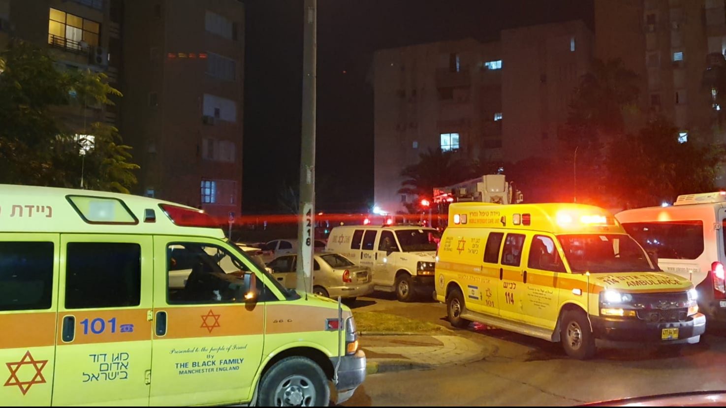 צילום: בן טטרו, תיעוד מבצעי מד ילדה כבת 5 נפצעה מלהב מיקסר בבית במודיעין עילית