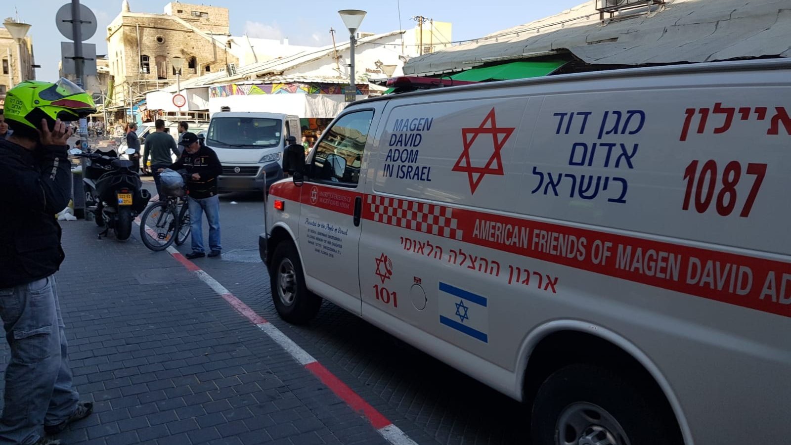 צילום: תיעוד מבצעי מד פועל נפגע מרכב בעת שניסה להכנס לבור ביוב בתל אביב – מצבו קשה