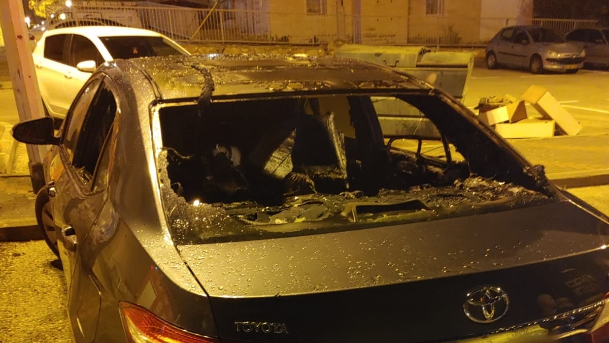צילום: דוברות המשטרה תושב נשר כבן 38 נעצר בחשד להצתת שלושה כלי רכב