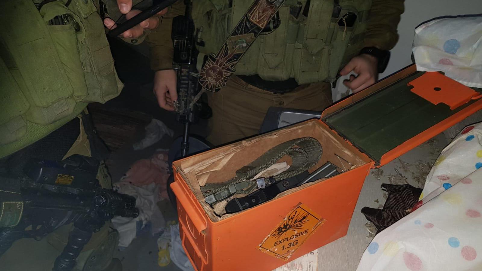 צילום: 0404 לוחמי גבעתי עצרו חמישה מבוקשים בכפר עקב ותפסו נשק