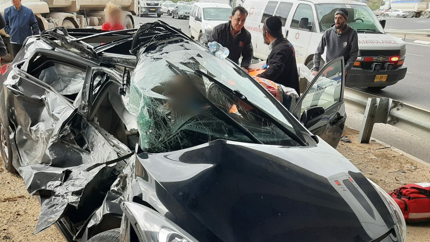 צילום: דוברות ארגון הצלה בת 50 נפצעה באורח בינוני בתאונת משאית בסמוך למחלף מורשה