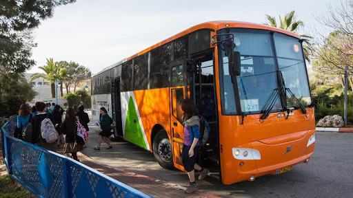 צילום: דוברות בנימין בזמן שהאוטובוסים שבתו, נהגי החברה לפיתוח מטה בנימין הסיעו את תושבי המועצה לירושלים