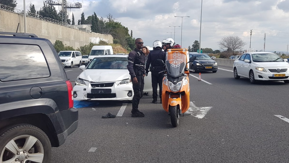 צילום: איחוד הצלה נקבע מותו של רוכב קטנוע כבן 60 שנפגע בתאונה סמוך למחלף הכפר הירוק