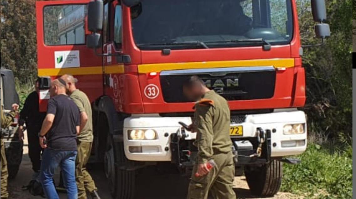 צילום: דוברות כבאות והצלה מחוז דרום פצועה בינוני ושלושה קל בהתהפכות ג׳יפ סמוך לשדרות