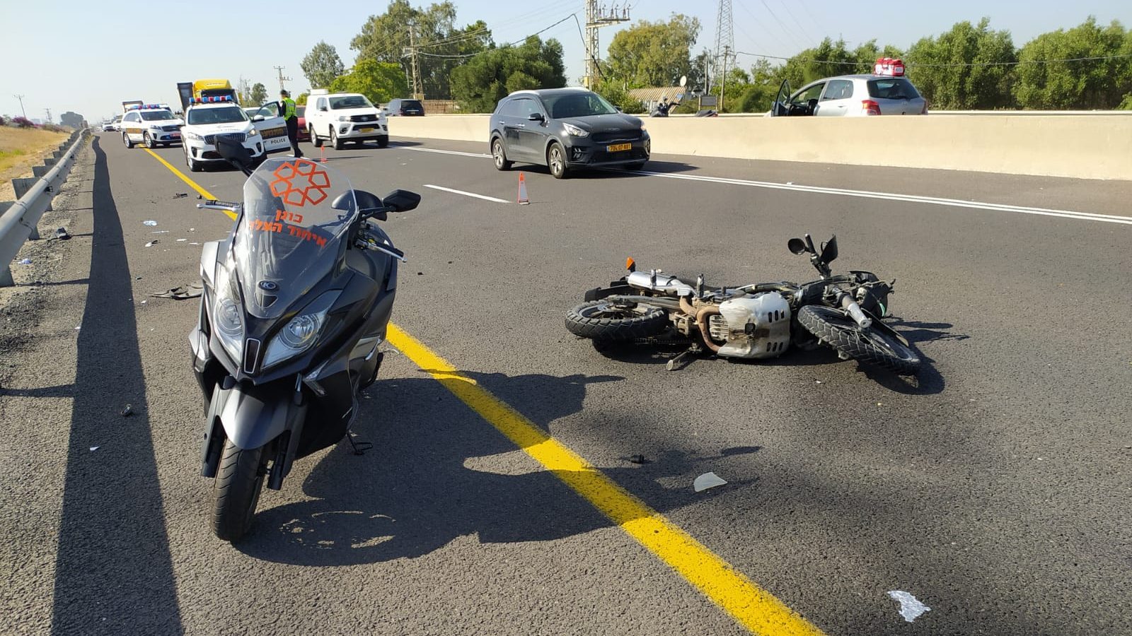 צילום: דוברות איחוד הצלה רוכב אופנוע נפגע מרכב סמוך לכפר חב”ד – מצבו קשה