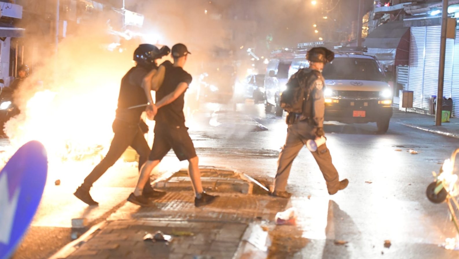 צילום: דוברות המשטרה ארבעה עצורים בהפגנות אלימות של ערבים ביפו
