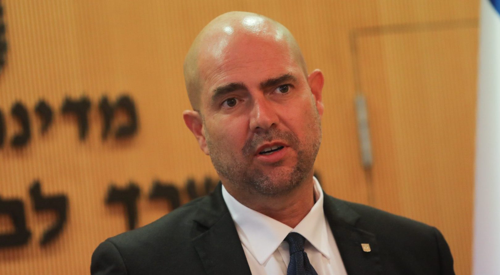 צילום: פלאש 90 השר אוחנה הנחה את שב