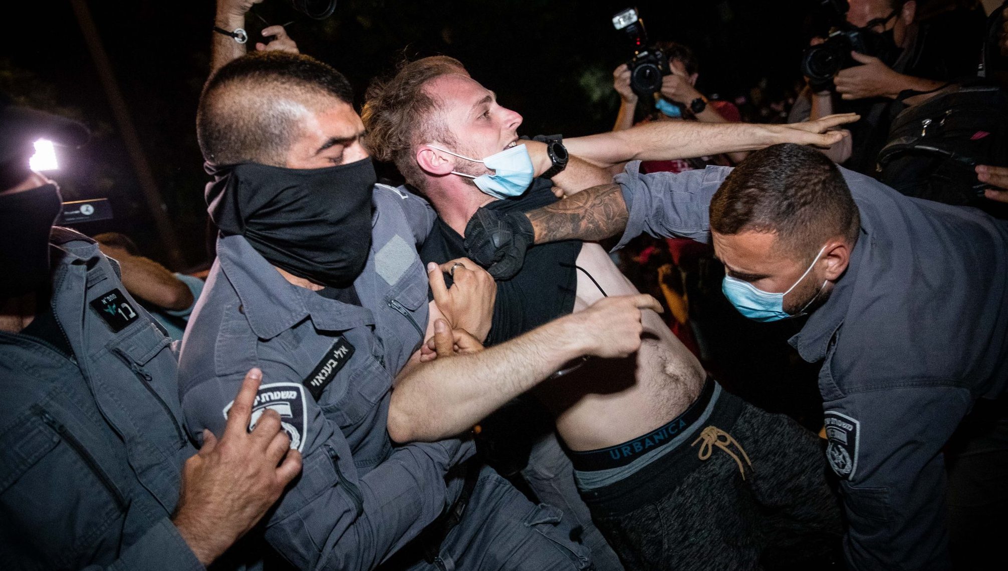 צילום: יונתן סינדל, פלאש 90 המחאה בבלפור: נעצר חשוד בהפרת הסדר והחזקת סכין