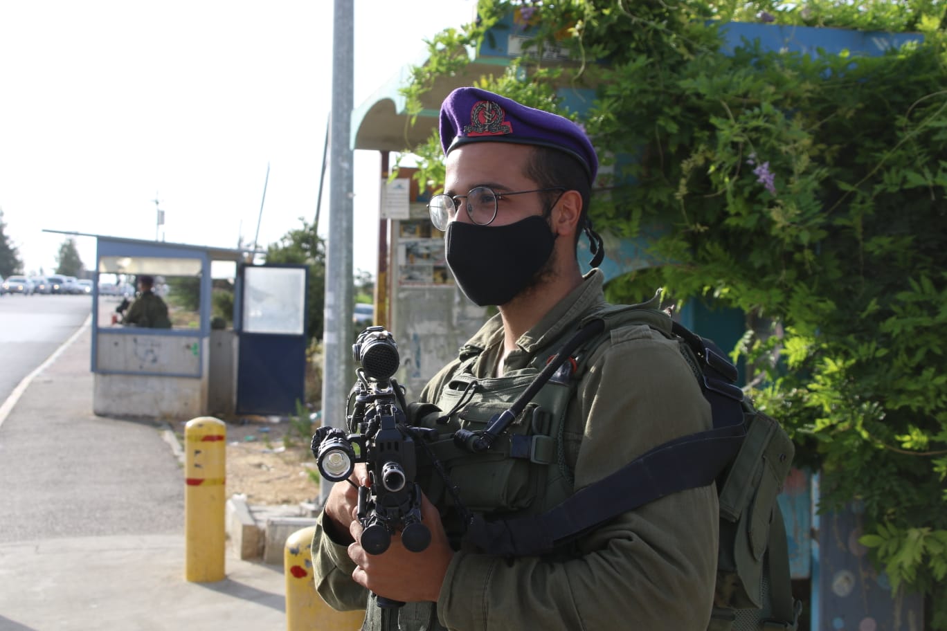 צילום: אחיטוב שלזינגר גם בשיא החום | בגדוד ״שקד״ ממשיכים בהגנה על תושבי גוש עציון: ״הם יכולים לישון בידיעה שהם בטוחים״