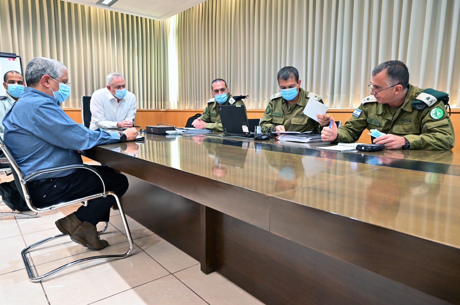 צילום: אריאל חרמוני, משרד הביטחון גנץ כינס את ראשי מערכת הביטחון לעדכון ראשוני: