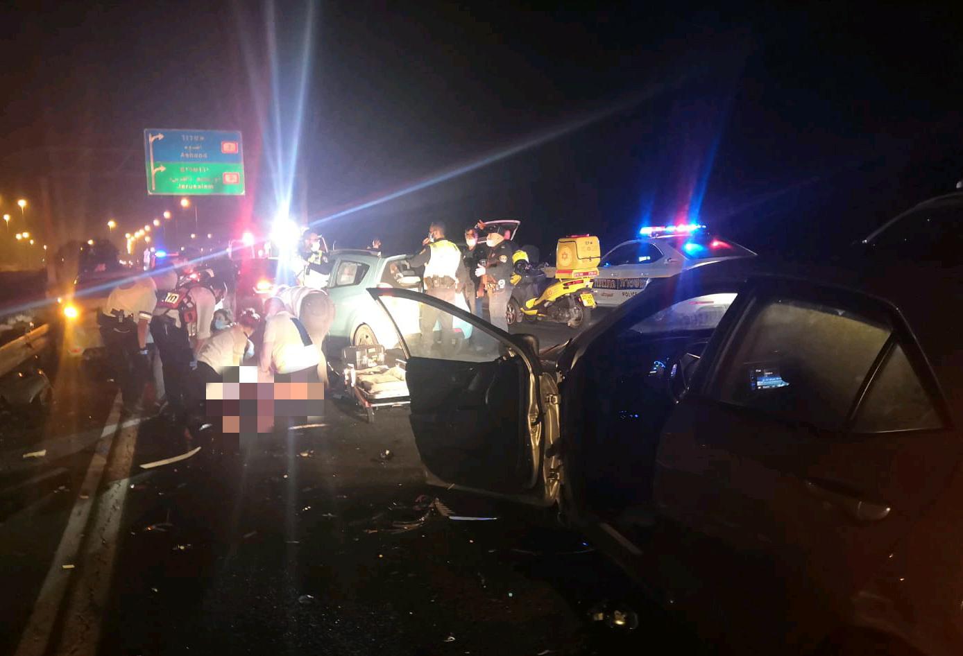 צילום: מד בת 45 נהרגה כתוצאה מתאונה עם מעורבות 5 כלי רכב