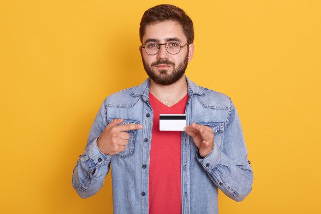 צילום: FREEPIK כרטיס נטען – מה זה ואיך משתמשים בזה