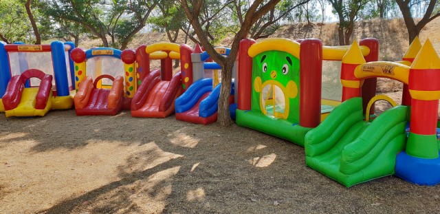 צילום: מתנפחים
תמונה מאתר הלקוח השכרת מתנפחים לתוך הבית בתקופת הקורונה הפך להיות הטרנד של 2020