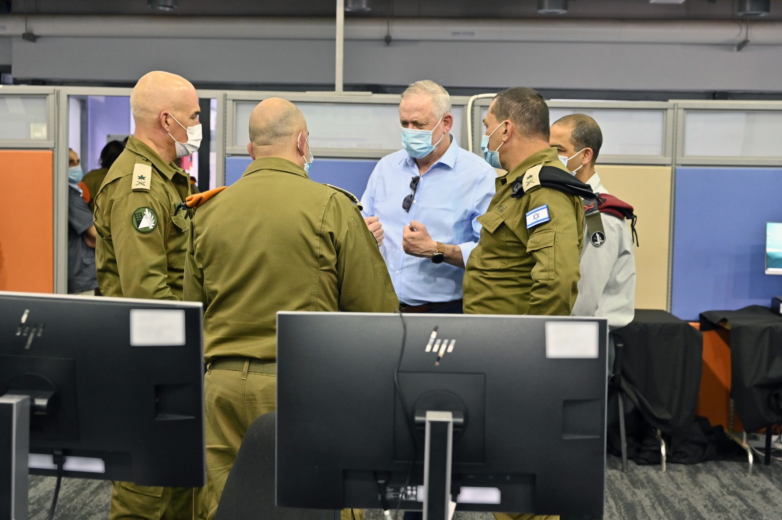 צילום: אריאל חרמוני, משרד הביטחון גנץ: