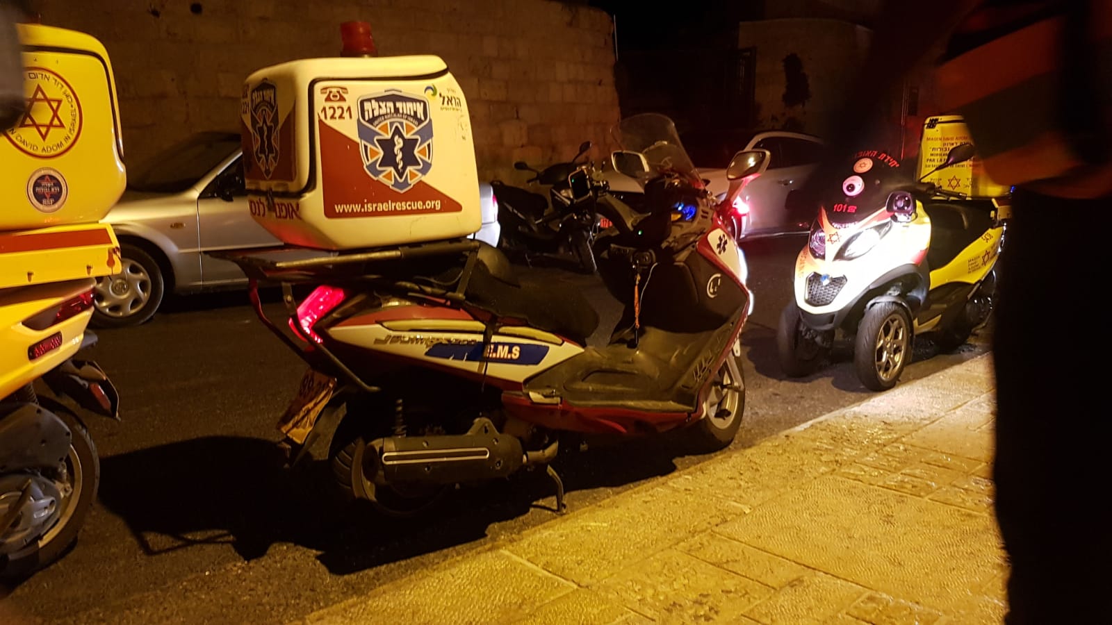 צילום: דוברות איחוד הצלה נער נפל ממרזב בישיבה בירושלים – מצבו קשה