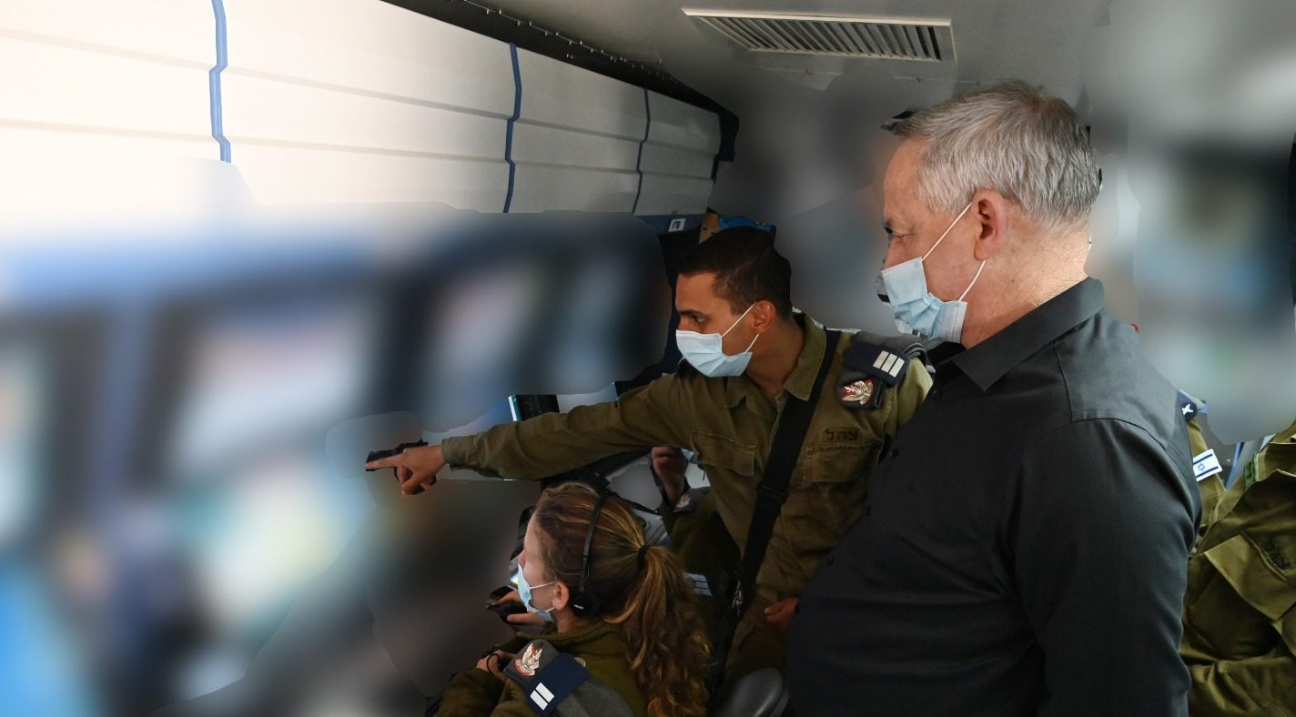 צילום: אריאל חרמוני, משרד הביטחון גנץ: