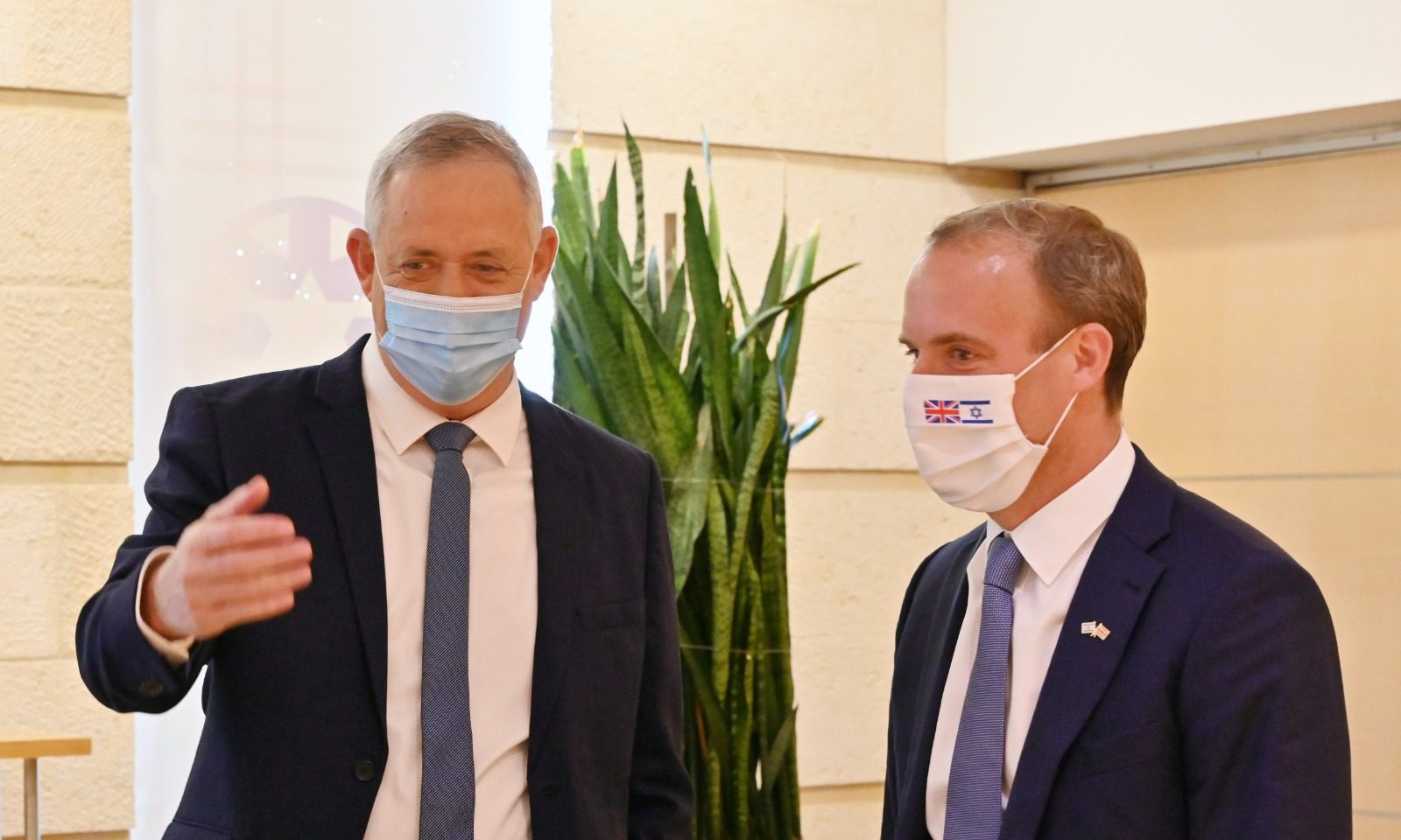 צילום: אריאל חרמוני, משרד הביטחון גנץ לשר החוץ הבריטי: